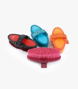 Premier Equine Soft-Touch Body Brush - Vinr�d/fuchsia
